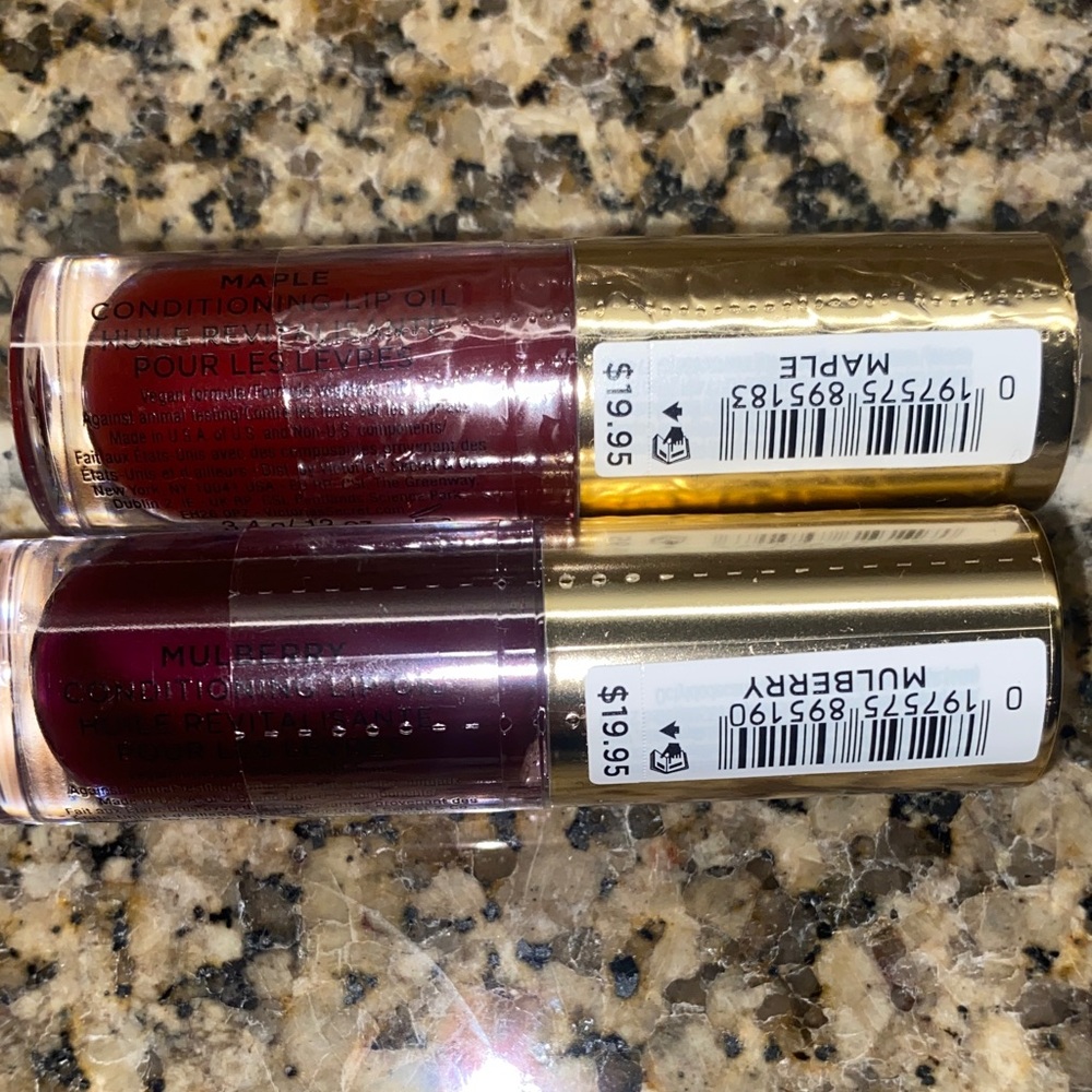 Victoria’s Secret set of 2 Maple and Mulberry Lip Oils Conditioning lip glow NWT